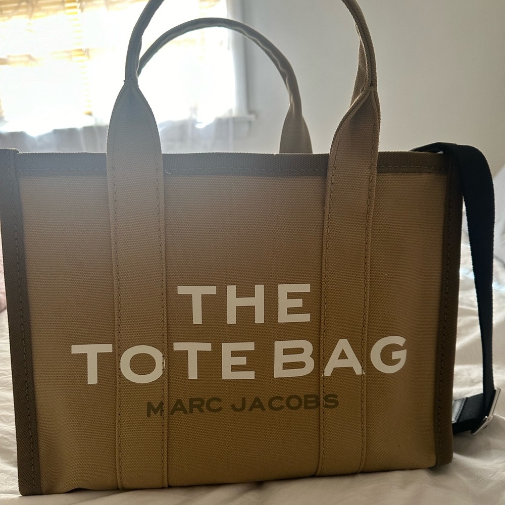 Marc Jacobs The Colorblock Tote Bag
Medium Slate Green/Multi
